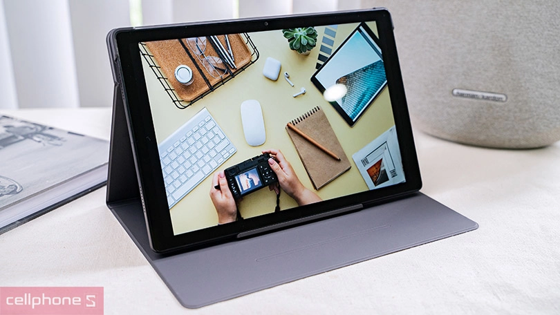 Pin dung lượng 7040 mAh, thoải mái sử dụng