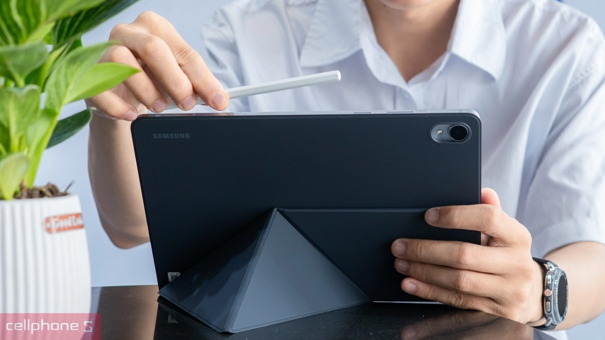 Khả năng kết nối bút S Pen và kết nối ngoại vi của máy tính bảng Samsung Galaxy Tab S11