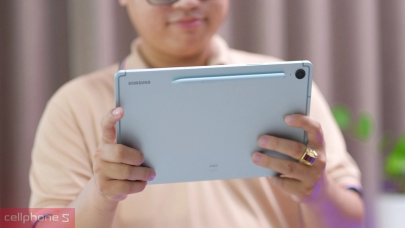 Samsung Galaxy Tab S10 FE 5G gọi video sắc nét, màn hình lớn 12.4 inch