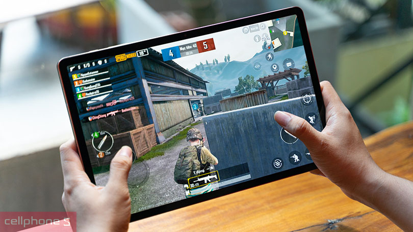 Trang bị chip Snapdragon 865+ mạnh mẽ và RAM 6GB, 128GB bộ nhớ trong