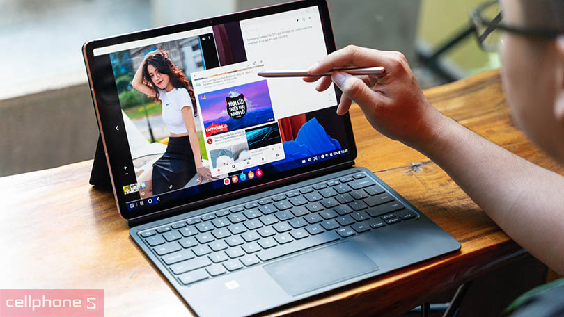 Dung lượng pin lên đến 10.000 mAh cùng công nghệ sạc nhanh 45W