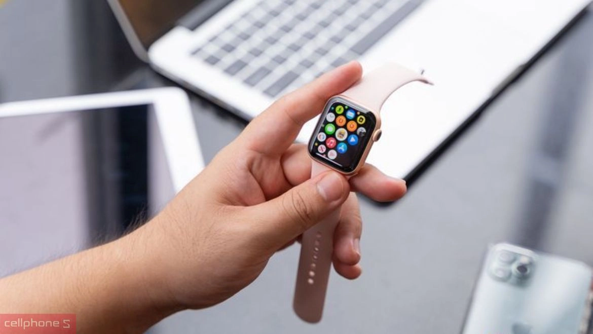 Mua đồng hồ thông minh làm quà tặng tết công nghệ cho gia đình