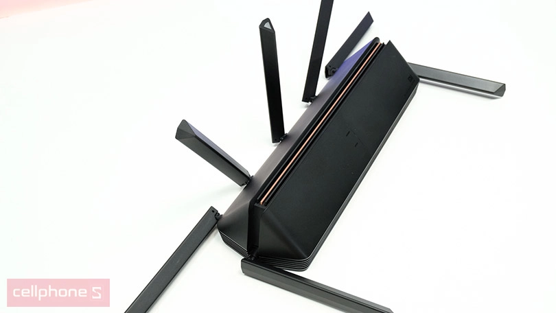 Thiết kế với 7 ăng-ten phát sóng, chất liệu cao cấp