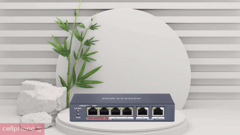 Khả năng truyền dẫn với khoảng cách xa và công suất ấn tượng