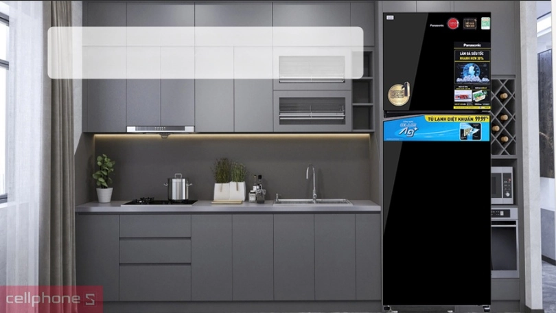 Thiết kế khay kính chịu lực bền bỉ của tủ lạnh Panasonic Inverter NR-TL381VGMV 366 lít