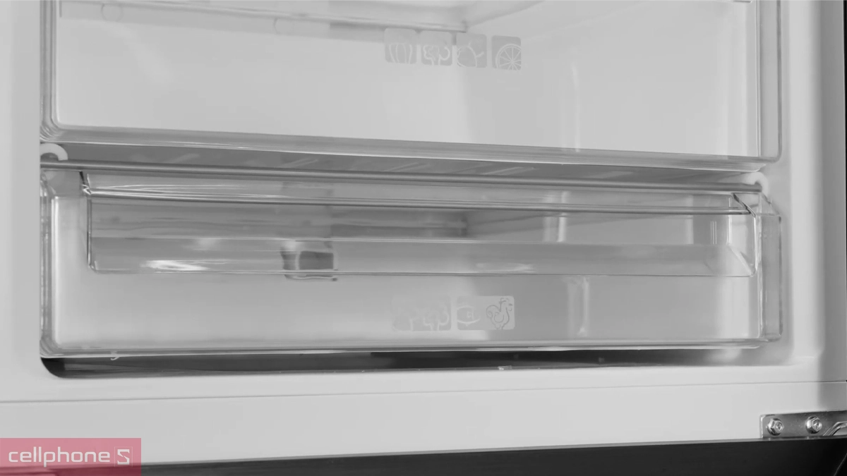 Ngăn lưu trữ và bảo quản trên tủ lạnh Sharp Inverter 323 lít (SJ-BF330V-DG)