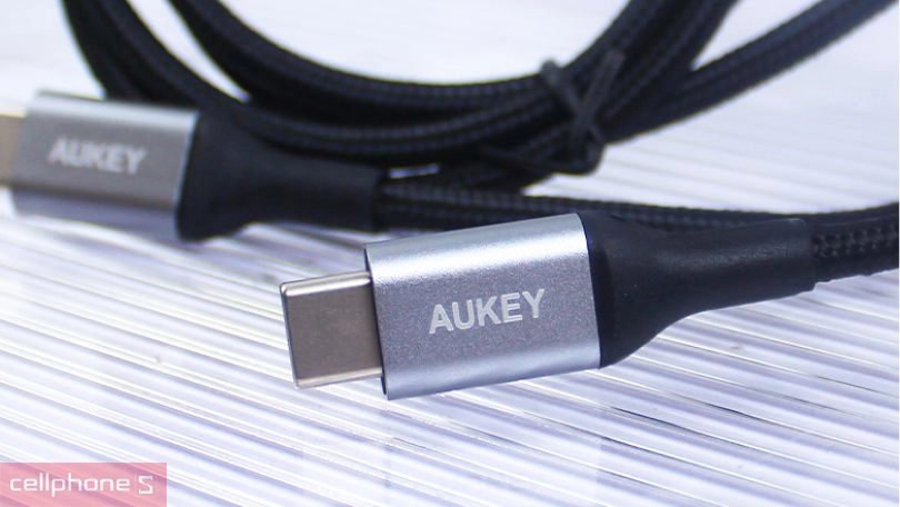 Cáp sạc từ trên 67W Aukey