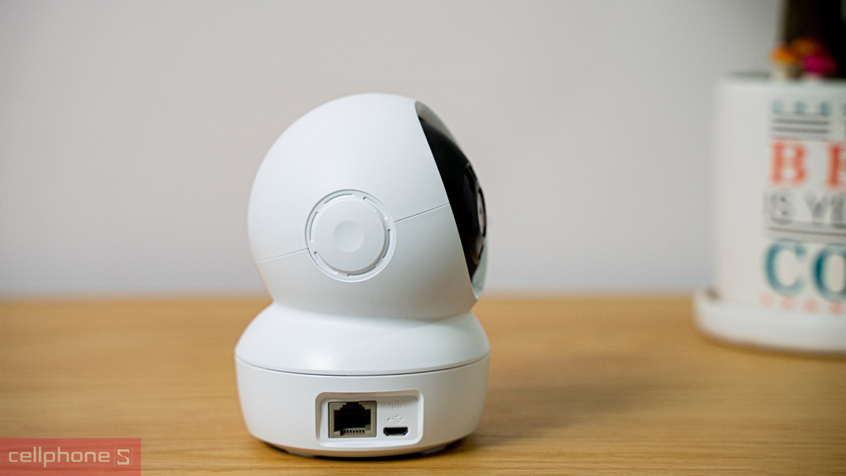 Camera Ezviz trong nhà xoay 360 độ