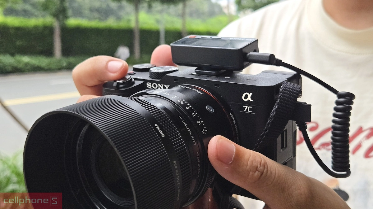 Micro cài áo cho điện thoại và máy ảnh