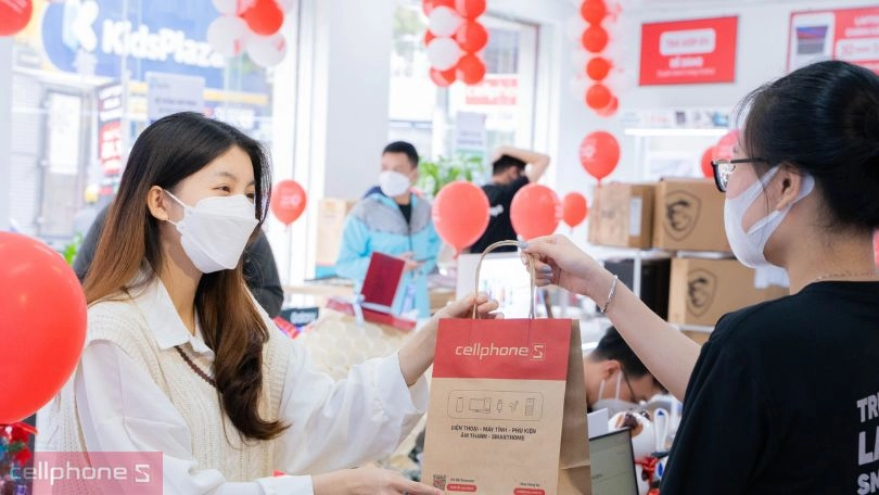 Tại sao nên mua điện thoại Samsung giá từ 3 đến 4 triệu tại CellphoneS