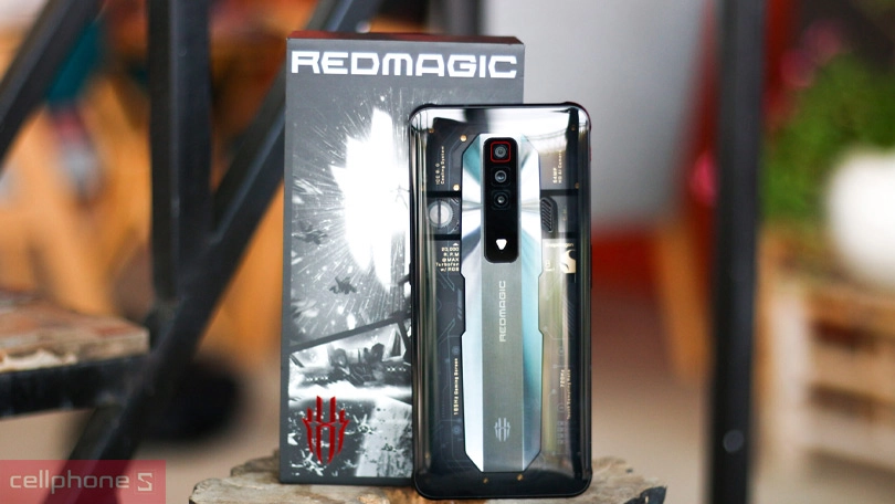 Smartphone Android Nubia Red Magic 7 Supernova được trang bị màn hình AMOLED 6.8 inch