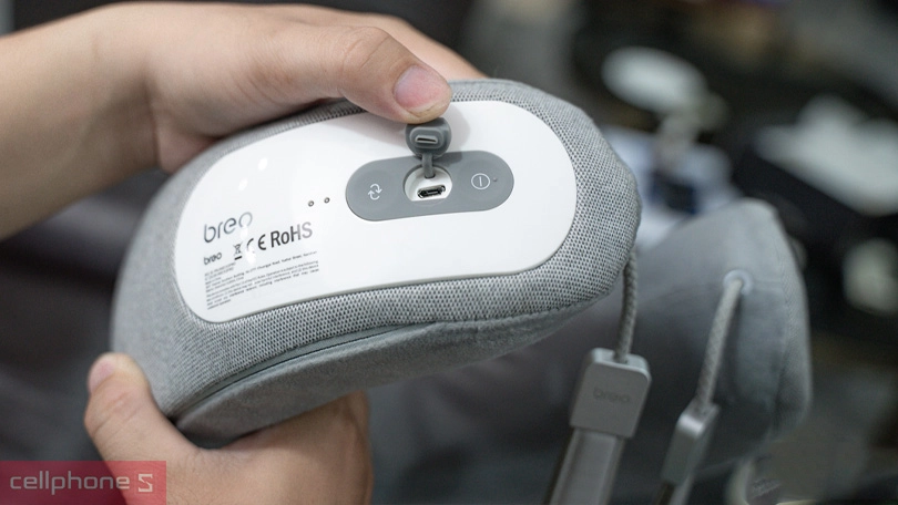 Dung lượng pin cao, cổng sạc tiện lợi