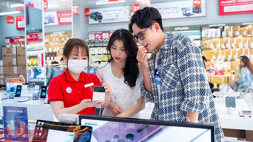 Mua điện thoại nắp gập chính hãng, giá tốt tại CellphoneS