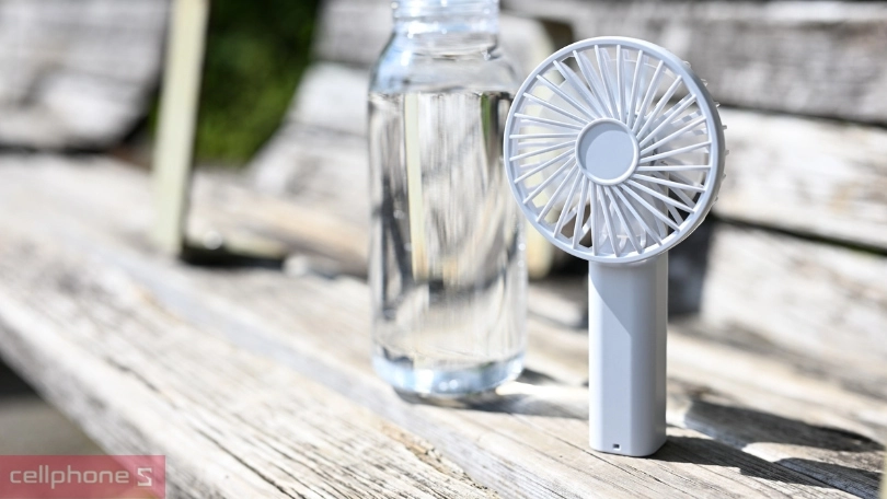 Quạt pin cầm tay mini (ít phổ biến hơn)