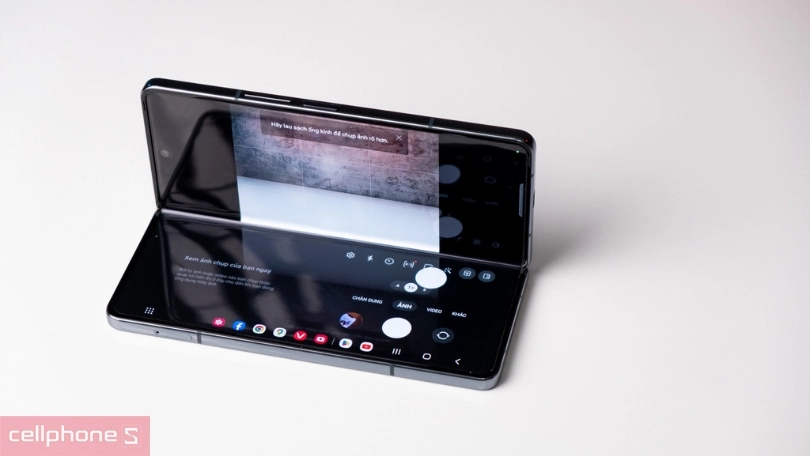 Samsung Galaxy Z Fold 4