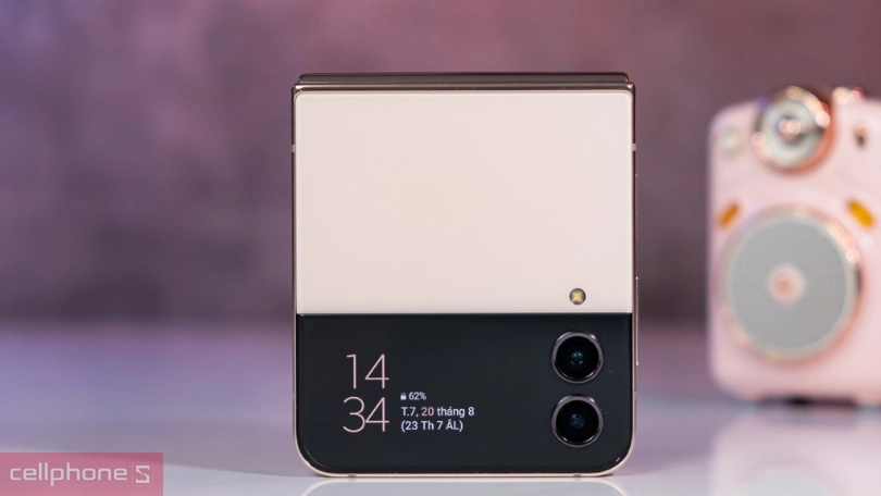 Samsung Galaxy Z Flip 4