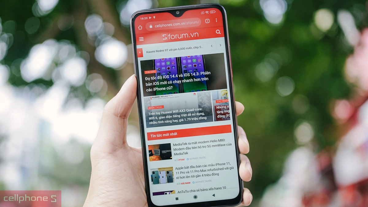 Màn hình rõ nét, camera đủ dùng