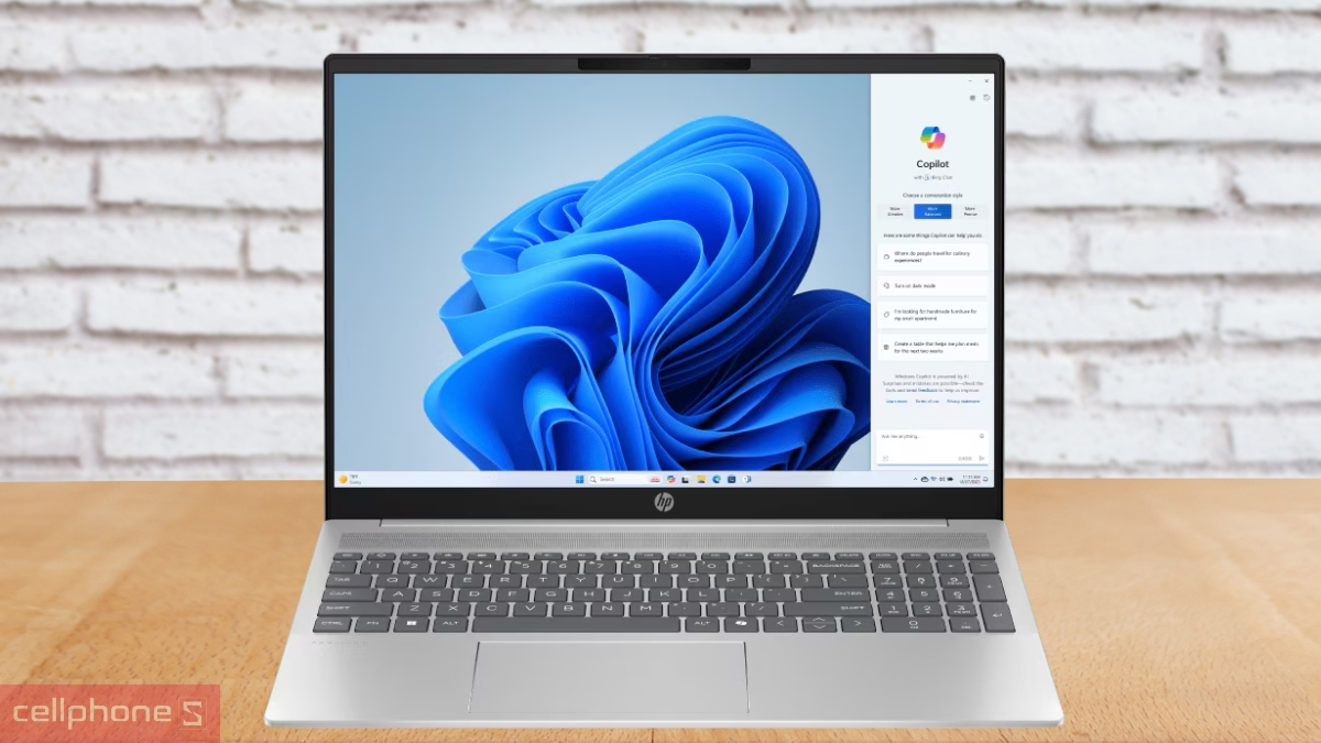 HP i7 trang bị màn hình chất lượng cao
