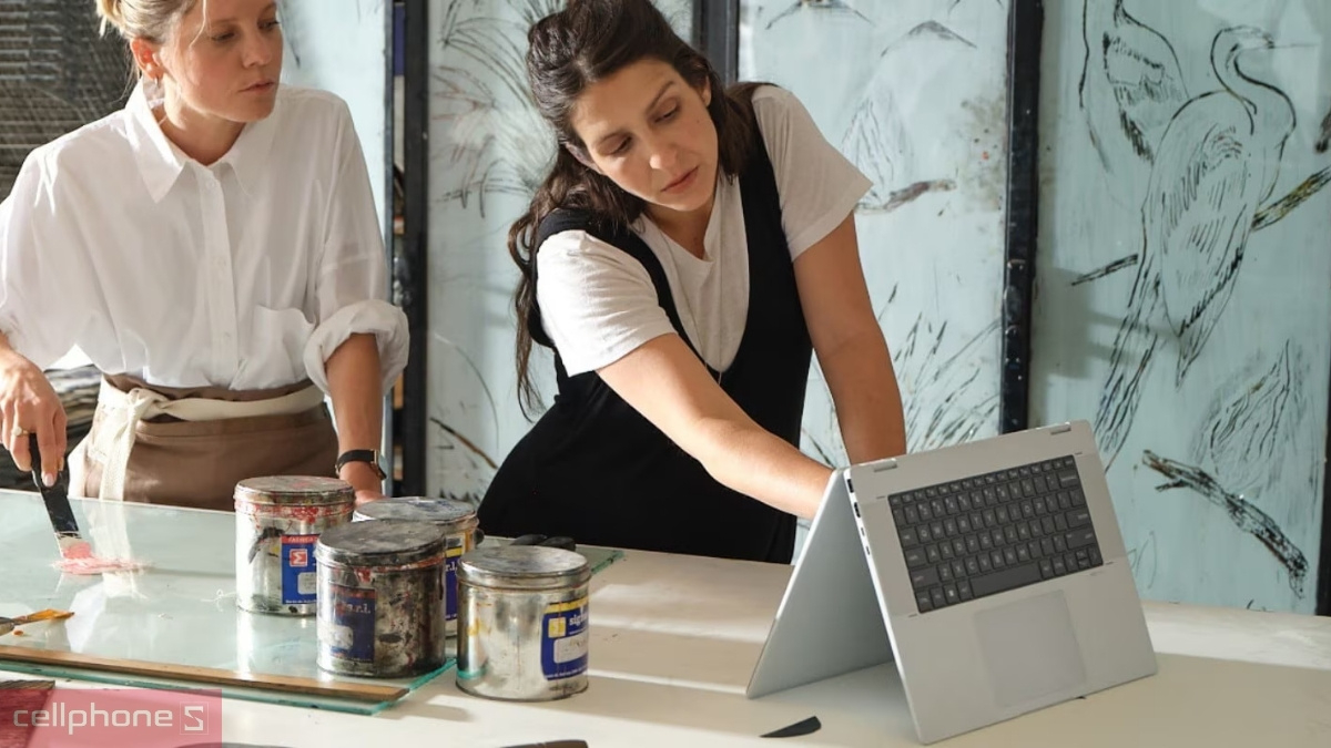 Màn hình cảm ứng gập 360 độ