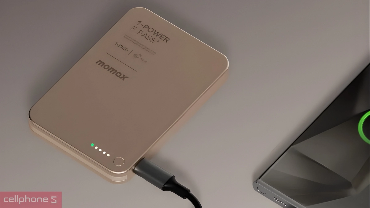 Sạc dự phòng CCC Momax
