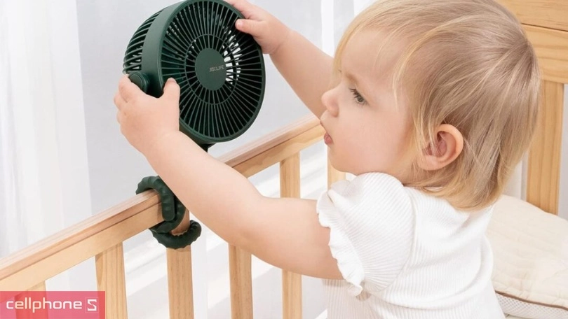 Tại sao nên sử dụng quạt cho bé?