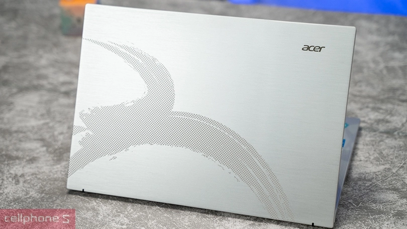 Acer Core i3 là laptop nhỏ gọn với hiệu năng bền bỉ