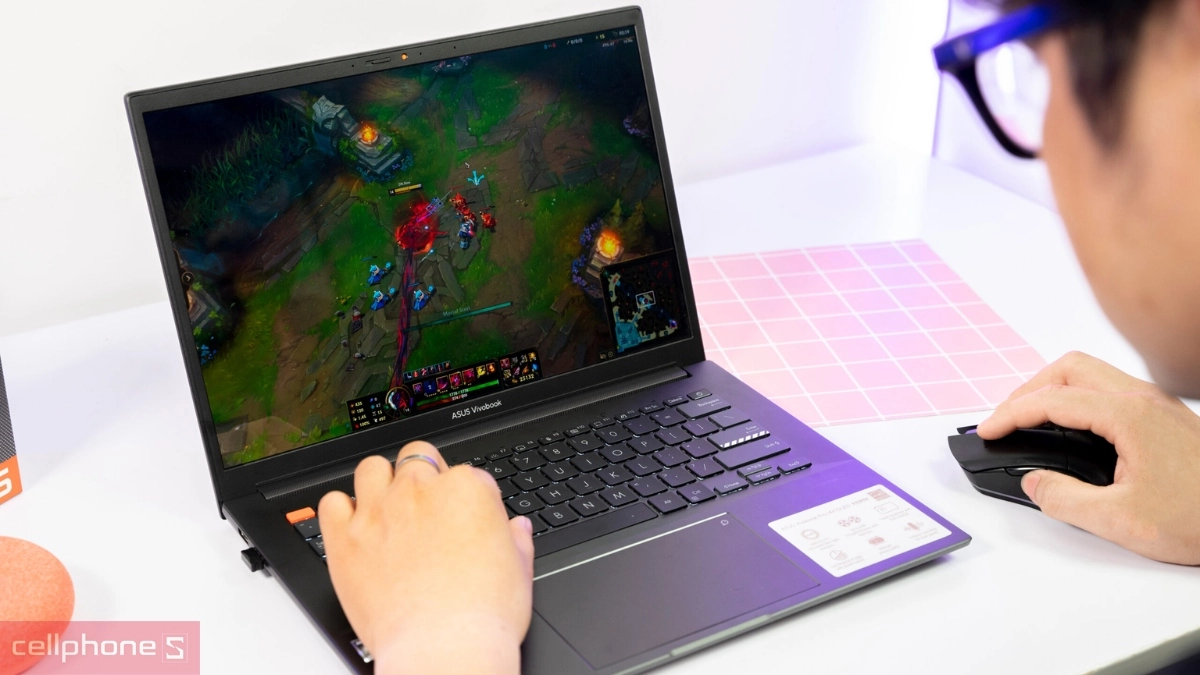 Asus Vivobook i7 được trang bị CPU từ nhà Intel