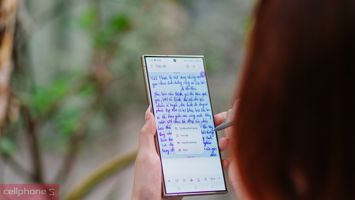 Tóm tắt nội dung và phiên dịch trong Samsung Notes trên Galaxy Ai