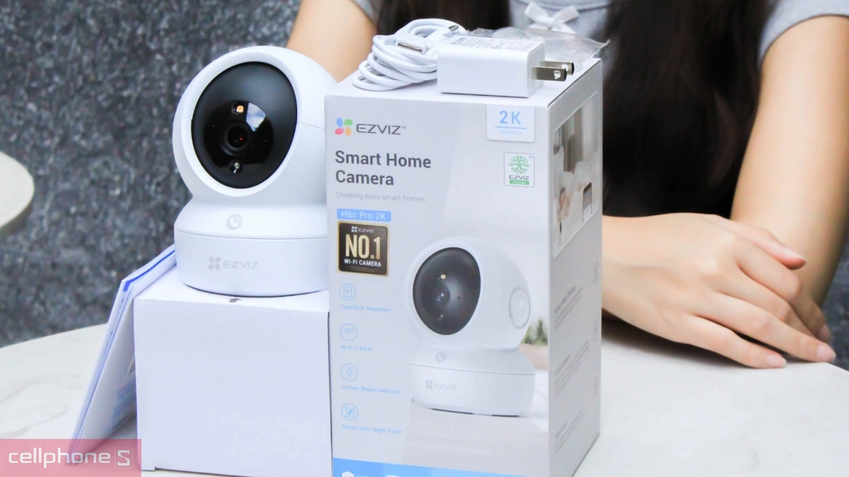 Camera tự xoay theo đối tượng đang di chuyển