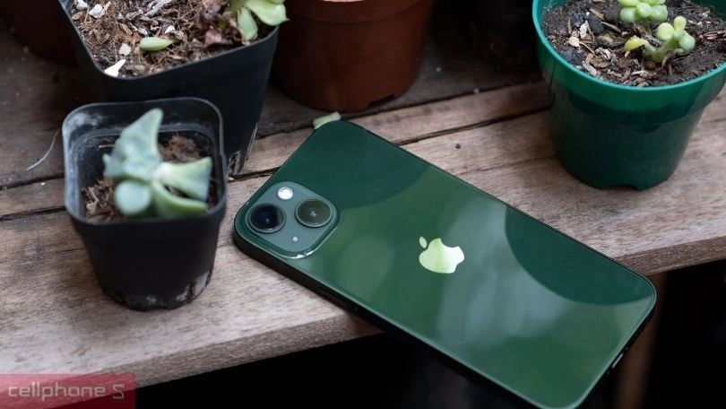 iPhone 13 128GB – Điện thoại hỗ trợ 5G với chip A15 Bionic