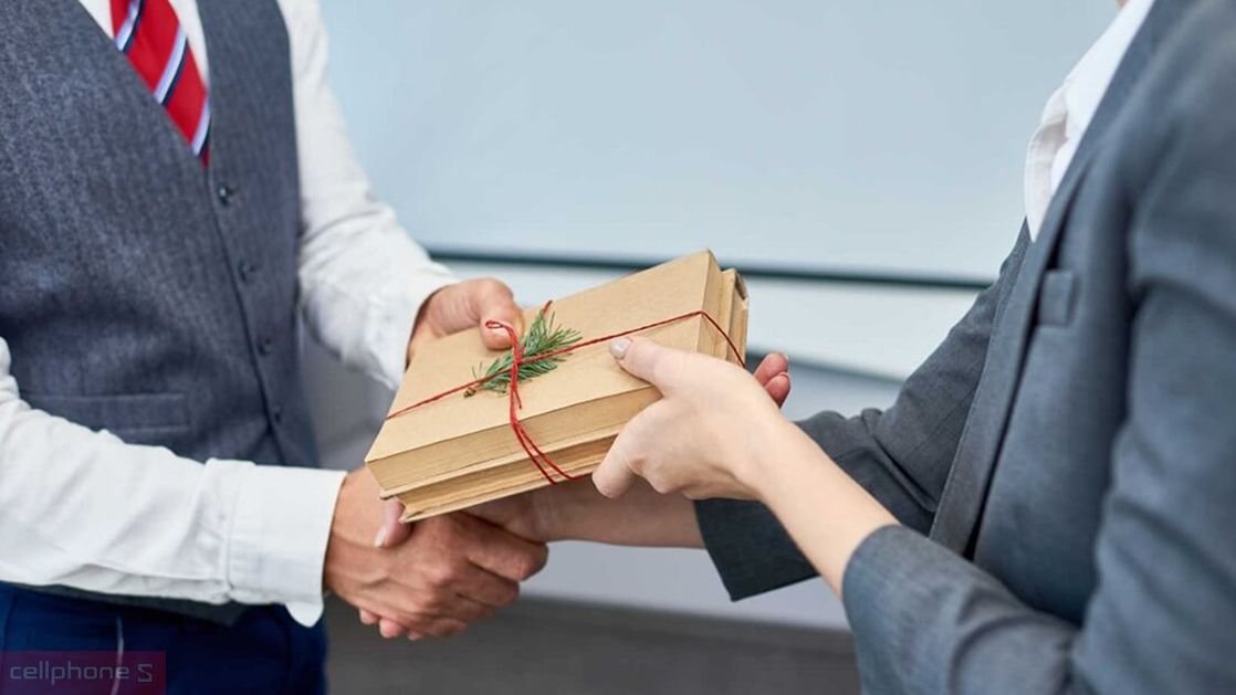 Kinh nghiệm lựa chọn quà tặng doanh nghiệp, công ty