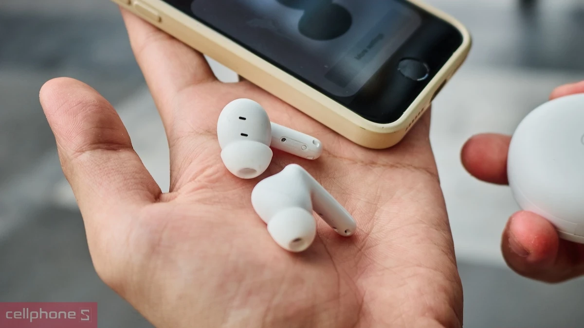 Thiết kế nhỏ gọn, tiện lợi và pin bền, sạc nhanh