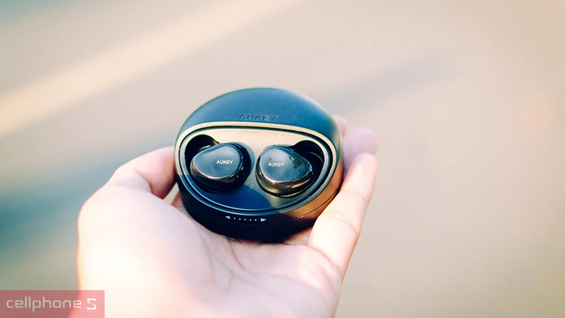 NHững hãng tai nghe Bluetooth tốt nhất hiện nay - Aukey
