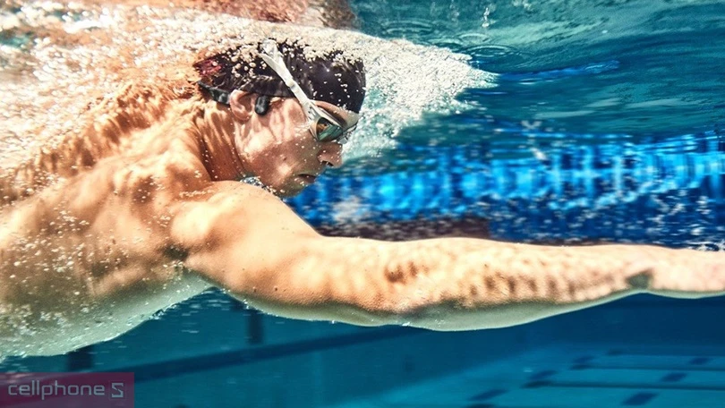 Tai nghe thể thao truyền âm qua xương phù hợp cho hoạt động bơi loại