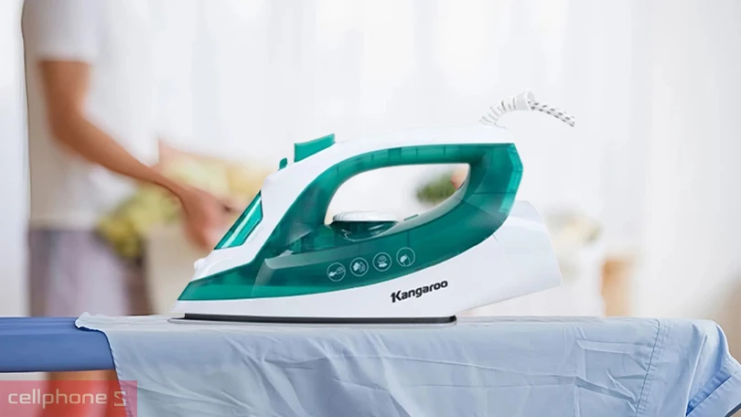 Hướng dẫn chi tiết cách sử dụng bàn là hơi nước Kangaroo KGSI1800