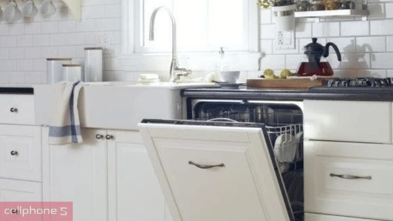 Máy rửa bát âm tủ là máy rửa chén được lắp âm hoàn toàn hoặc 1 phần trong tủ