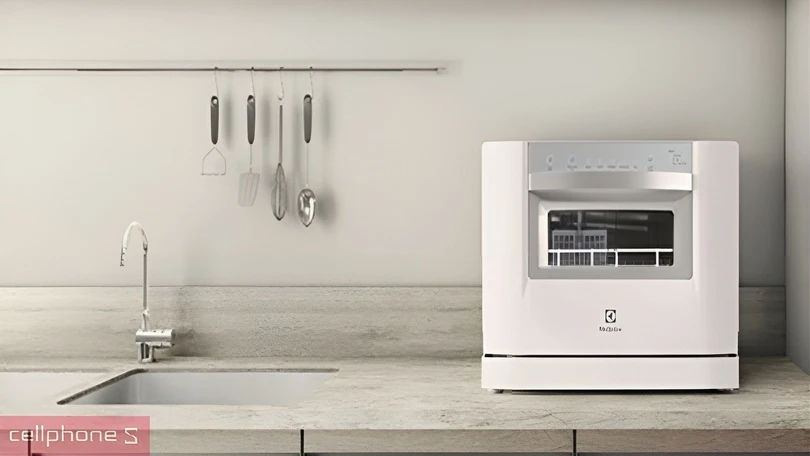 Cân nhắc giá thành máy rửa bát mini rẻ, dễ dùng