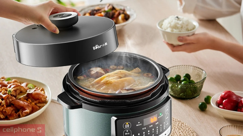 Thiết kế lòng nồi và dung tích của nồi áp suất Bear YLB-C40Y7 4L