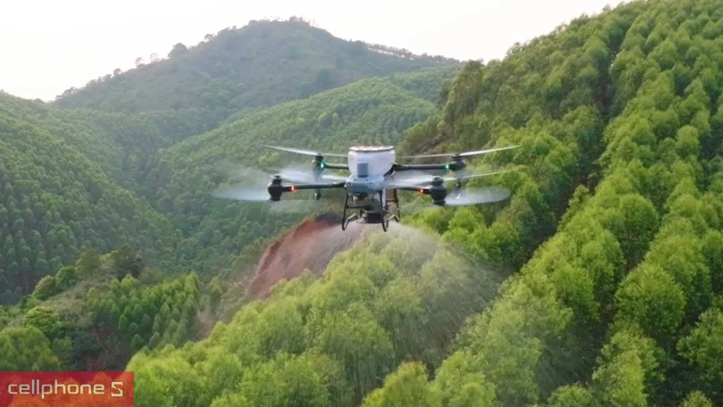 Vì sao nên mua flycam máy bay nông nghiệp phun thuốc trừ sâu DJI Agras T50