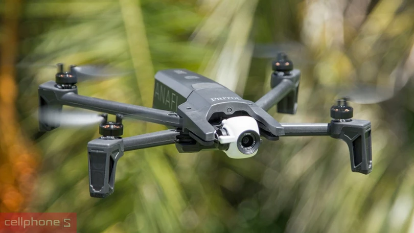 Flycam Parrot là của nước nào
