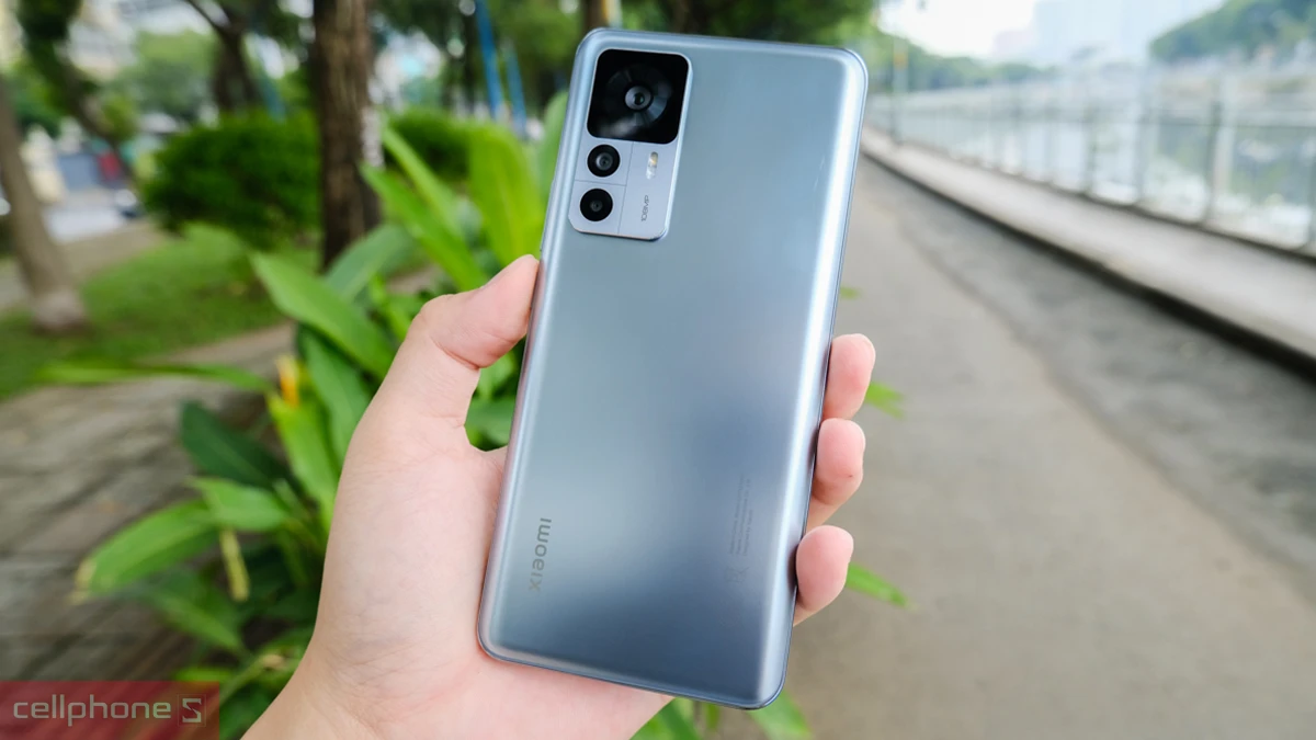 Xiaomi 12 cũ trầy xước