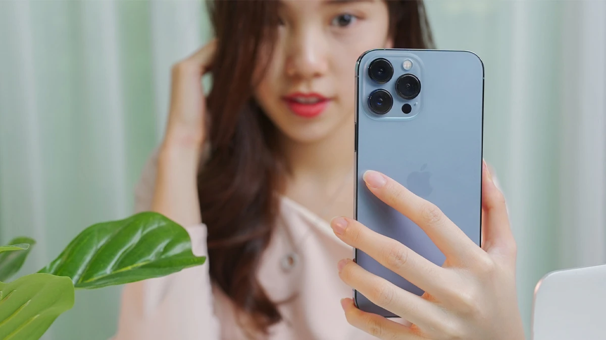 iPhone 13 Pro cũ trầy xước có viên pin mạnh và sạc nhanh