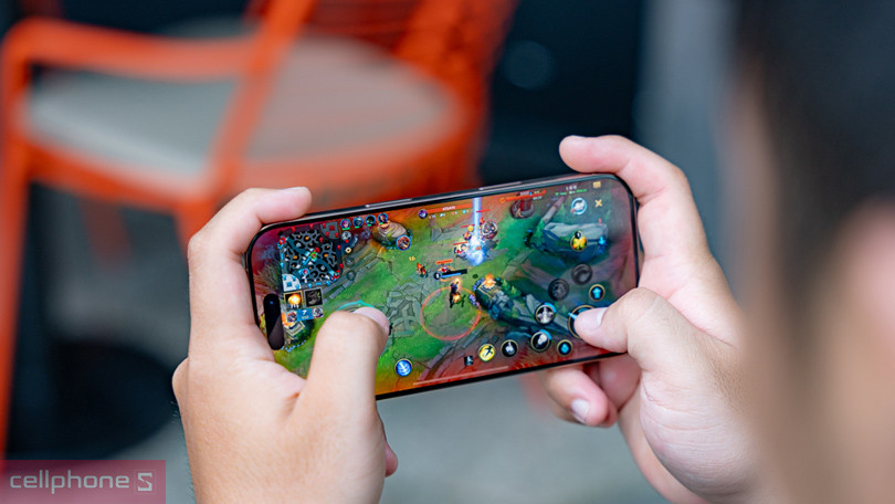 Cấu hình mạnh mẽ với chip Apple A18 Pro