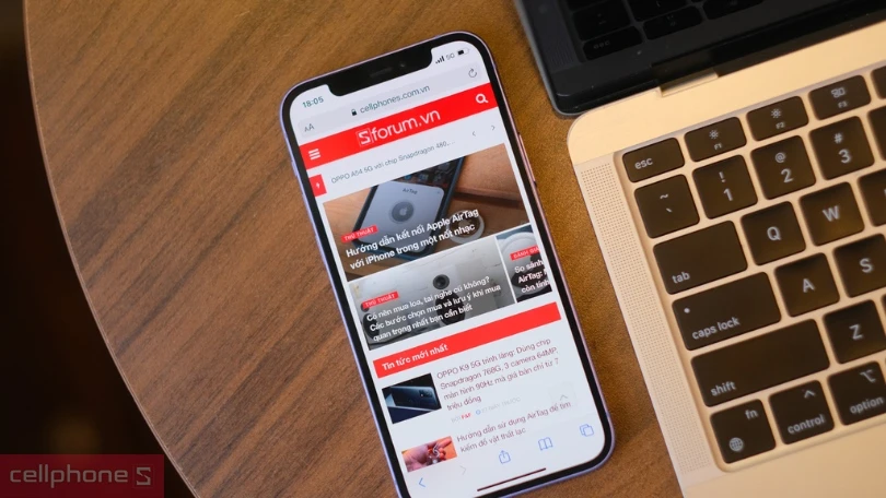 Màn hình iPhone 12 cũ xước cấn