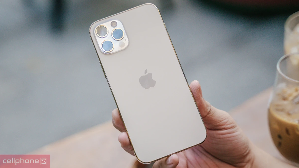 Dung lượng pin và công nghệ sạc hiện đại của iPhone 12 Pro 256GB 2 sim cũ đẹp