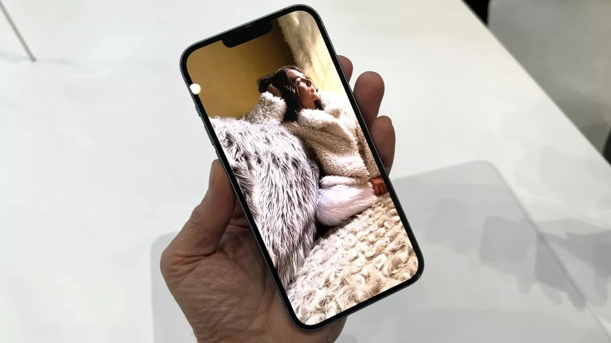 iPhone 14 Plus 128GB cũ trầy xước quay chụp linh hoạt mọi hoàn cảnh