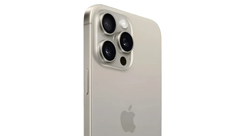 iPhone 15 Pro Max 1TB cũ xước cấn vẫn có cụm camera chụp ảnh sắc nét