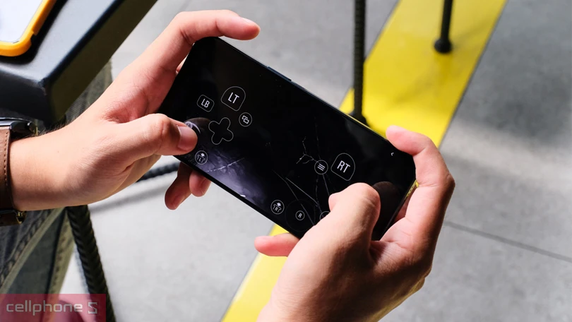 Chụp hình, quay phim sắc nét với iPhone 15 Pro Max 512GB cũ trầy xước