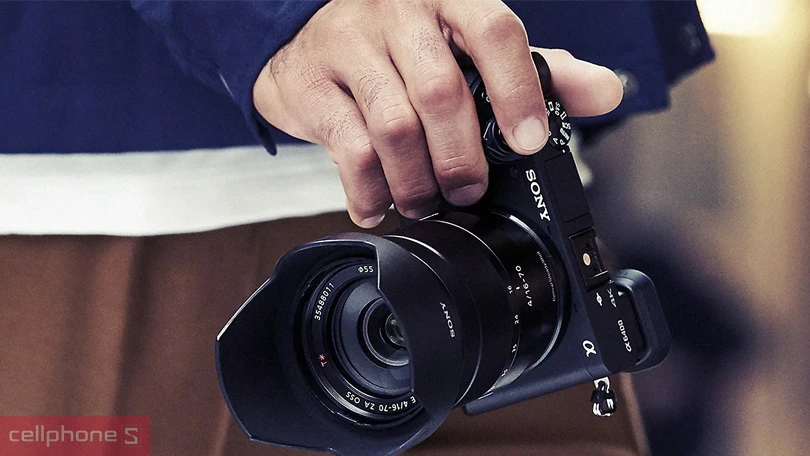 Cảm biến của máy ảnh kỹ thuật số Sony ILCE-6400L ống kính Zoom 16-55MM