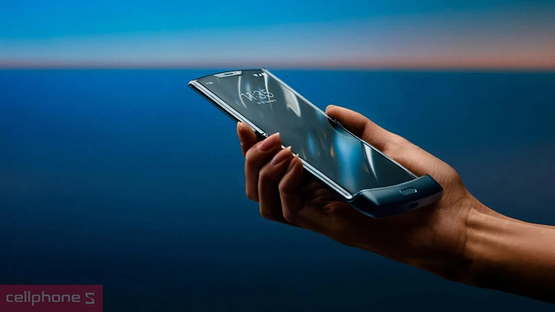 Đánh giá điện thoại Motorola Razr